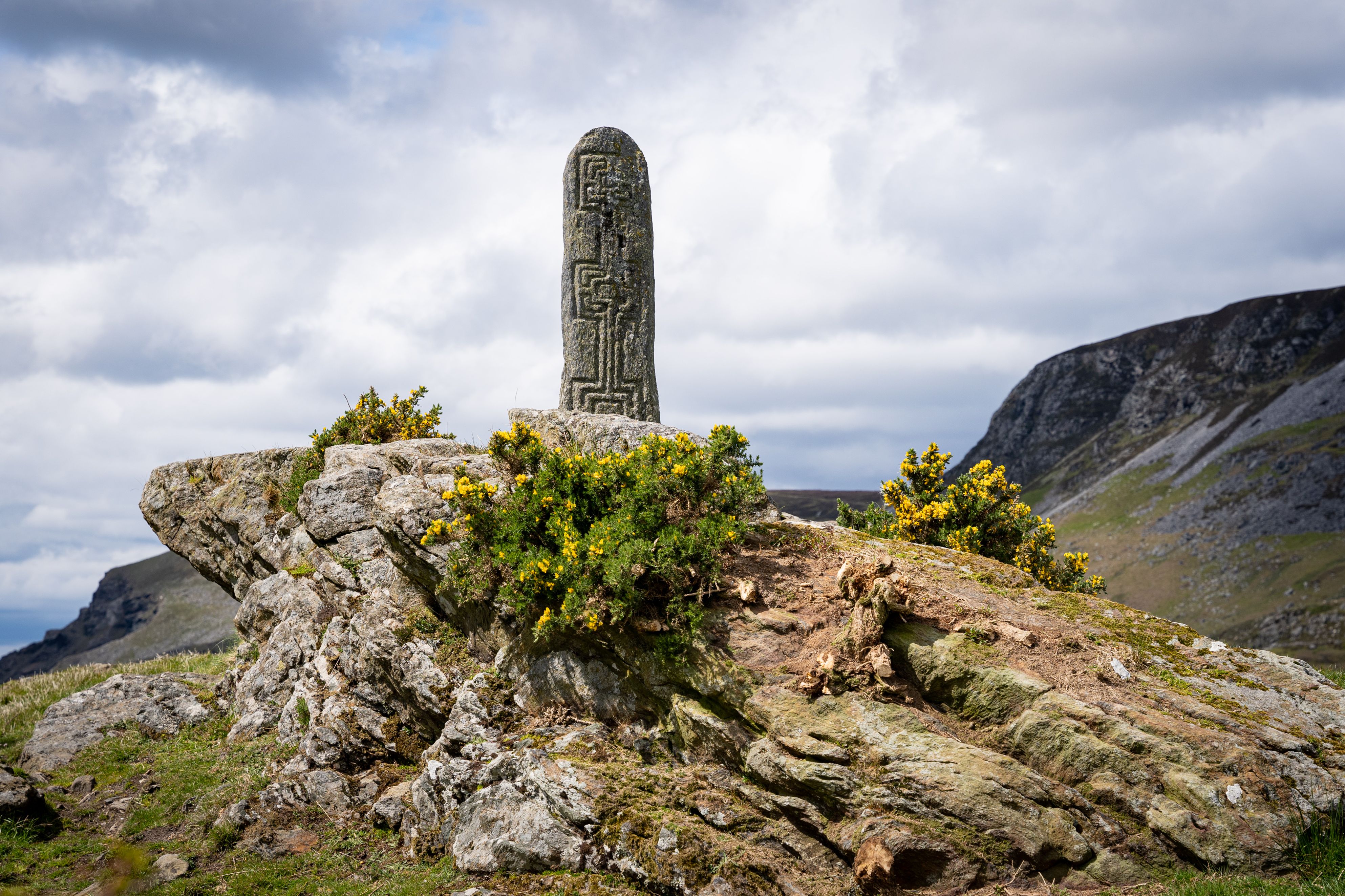 Stad 2, Turas Cholm Cille ar a bhfuil ealaín charraige luath-Chríostaí